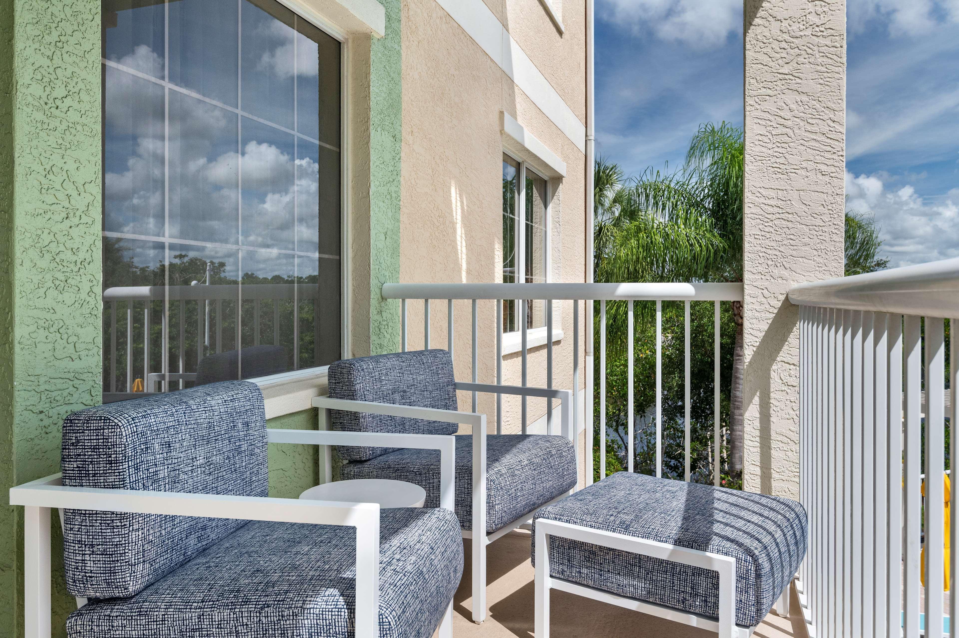 Doubletree Suites By Hilton Naples Naples Park Eksteriør billede