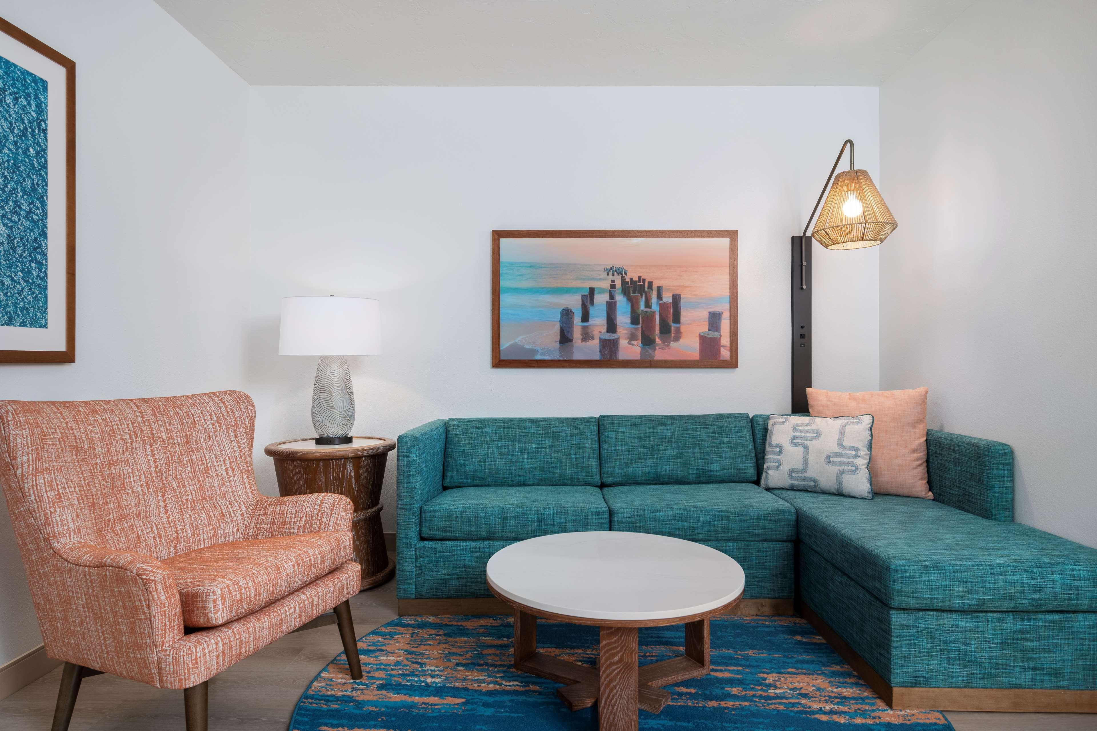 Doubletree Suites By Hilton Naples Naples Park Eksteriør billede