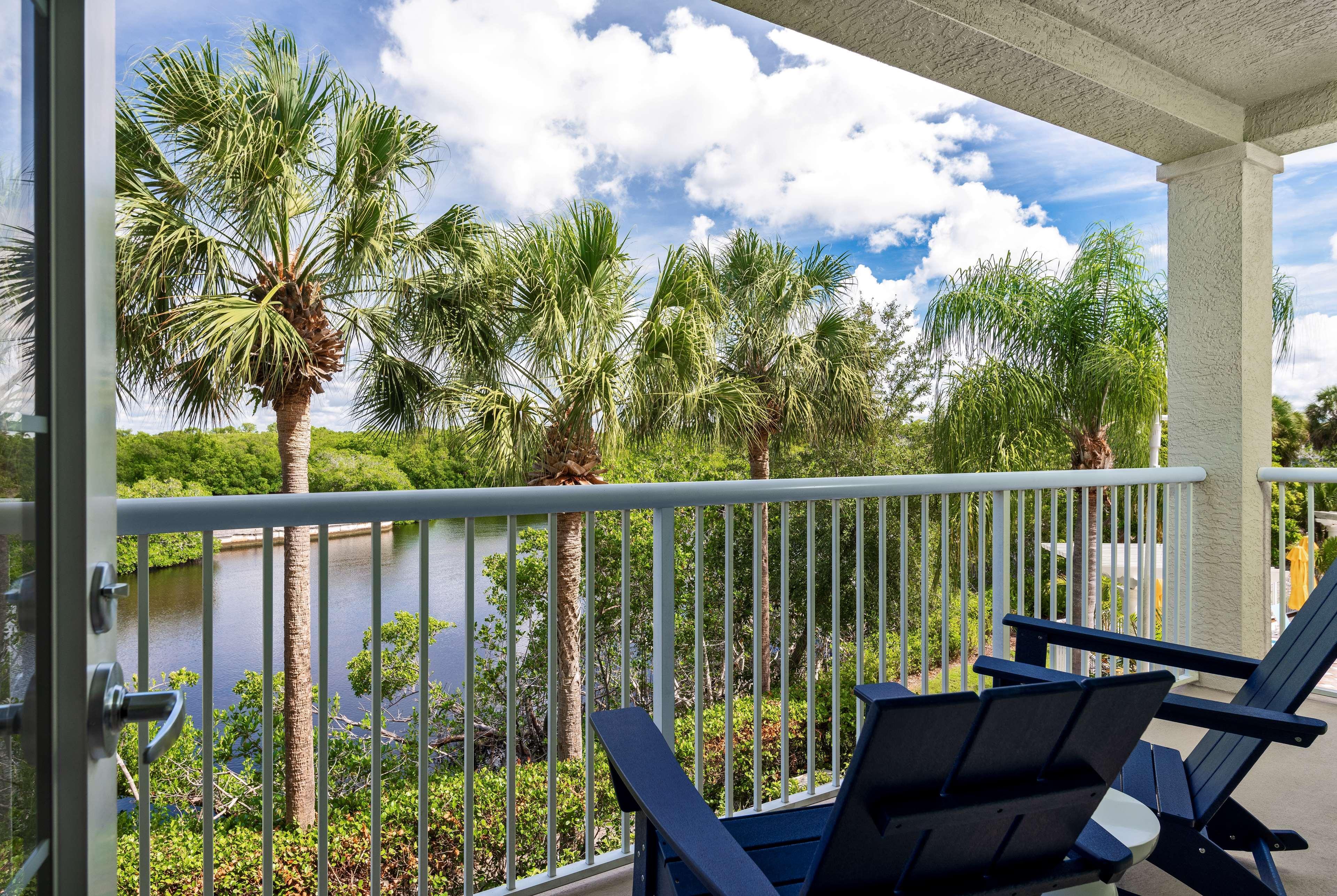 Doubletree Suites By Hilton Naples Naples Park Eksteriør billede
