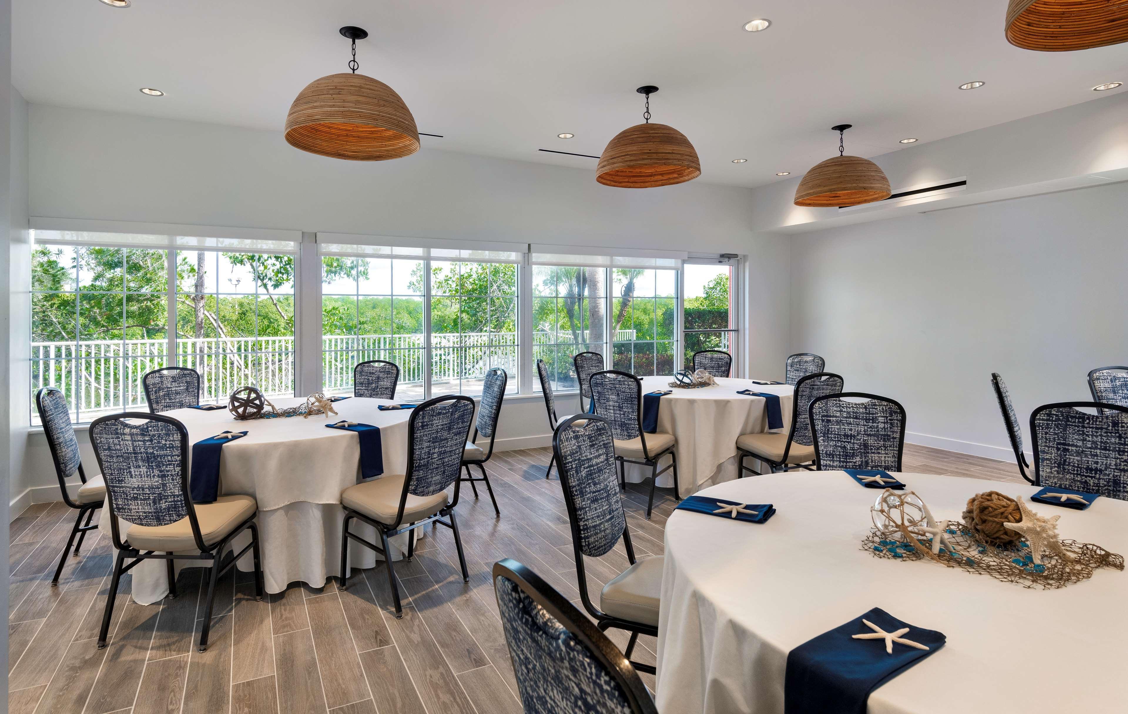 Doubletree Suites By Hilton Naples Naples Park Eksteriør billede