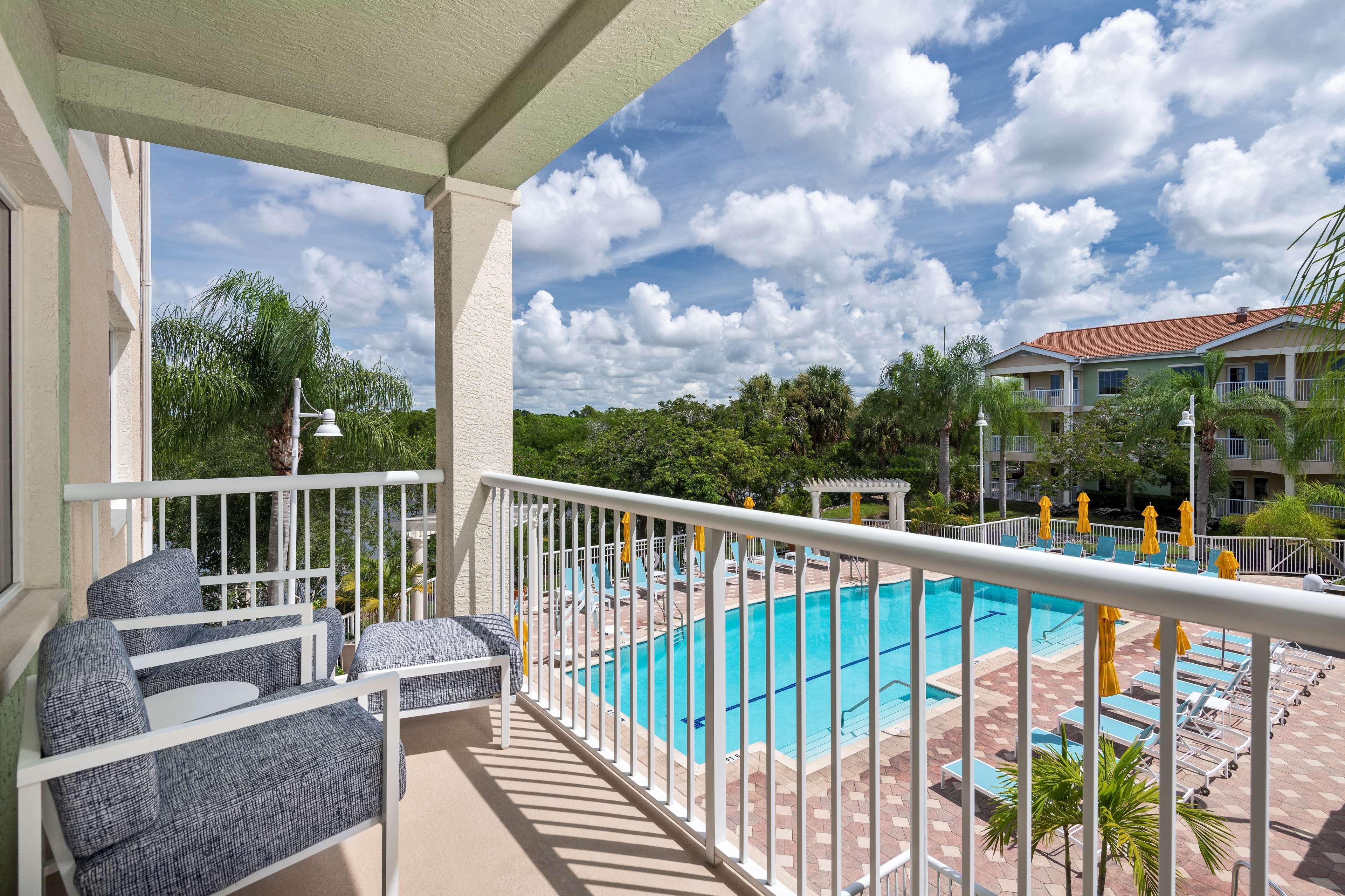 Doubletree Suites By Hilton Naples Naples Park Eksteriør billede