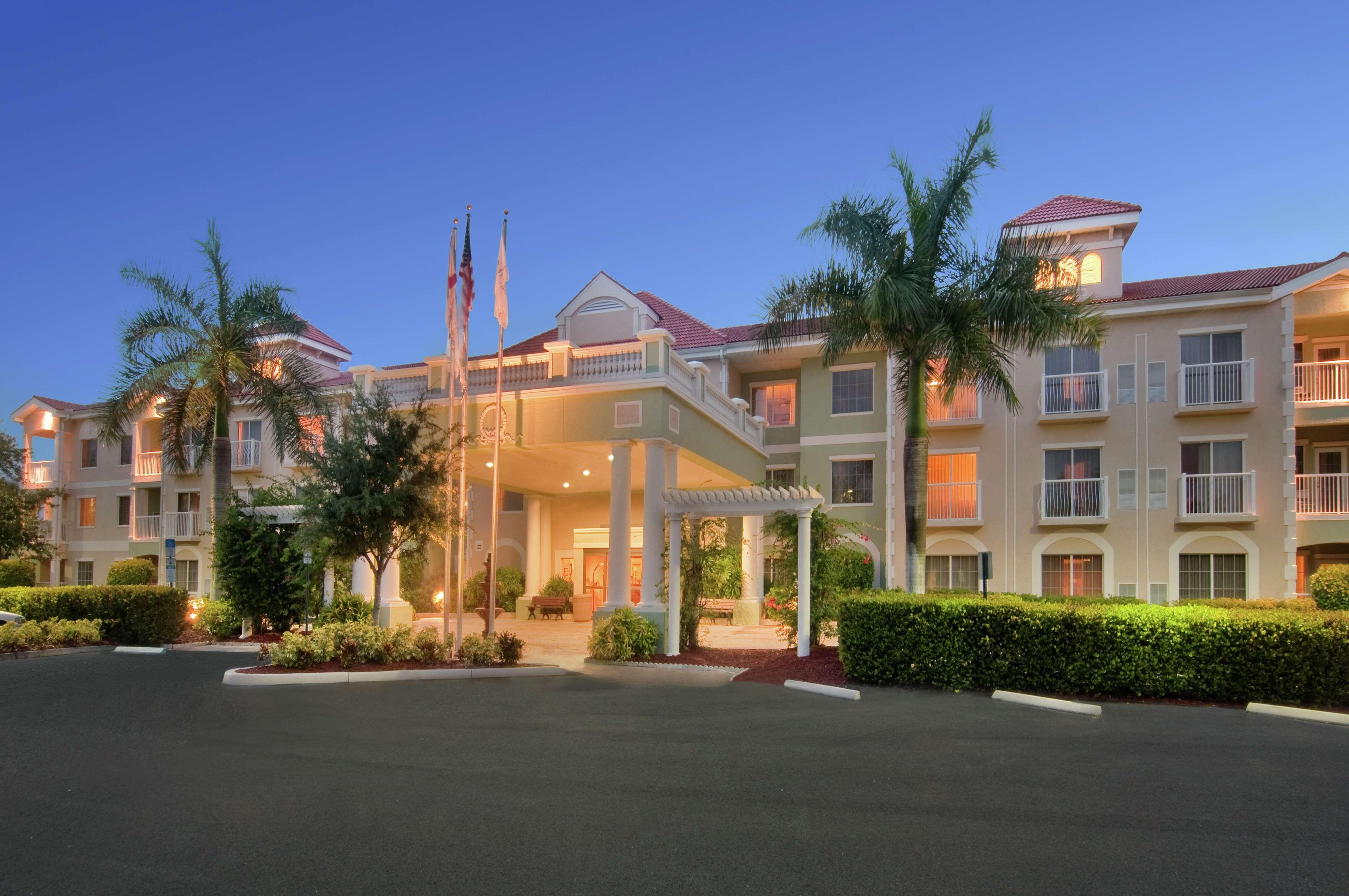 Doubletree Suites By Hilton Naples Naples Park Eksteriør billede