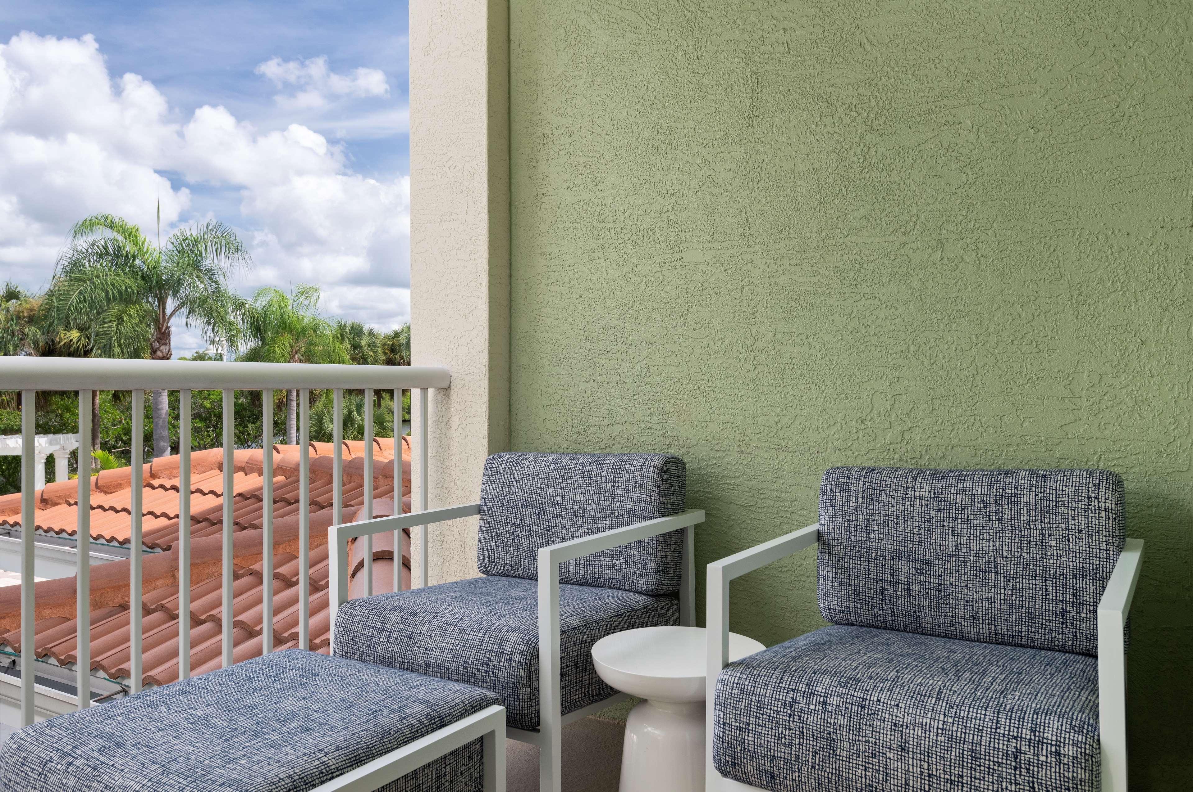Doubletree Suites By Hilton Naples Naples Park Eksteriør billede