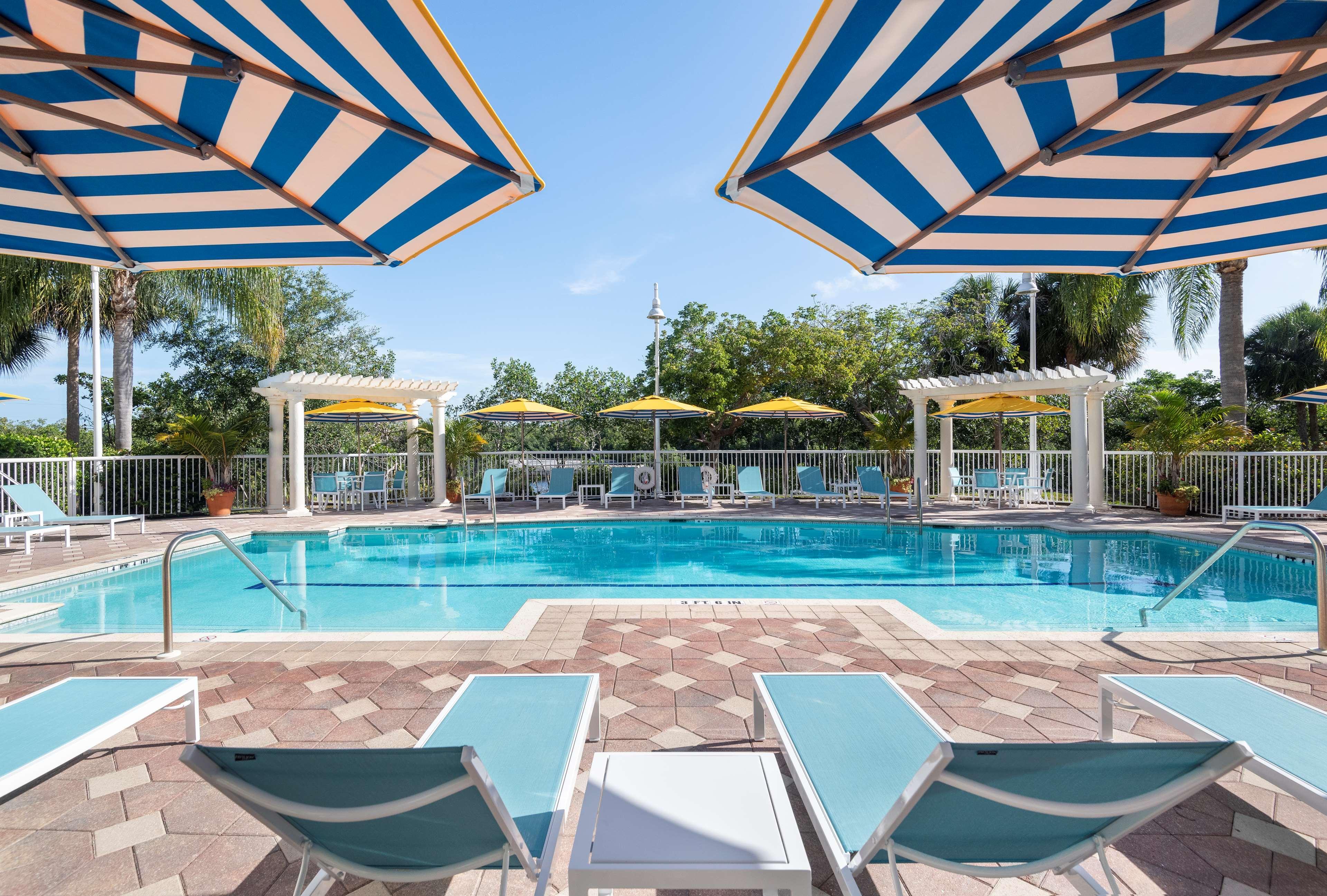 Doubletree Suites By Hilton Naples Naples Park Eksteriør billede