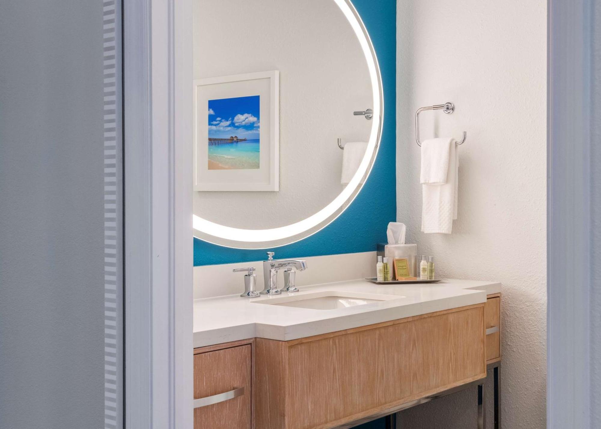 Doubletree Suites By Hilton Naples Naples Park Eksteriør billede