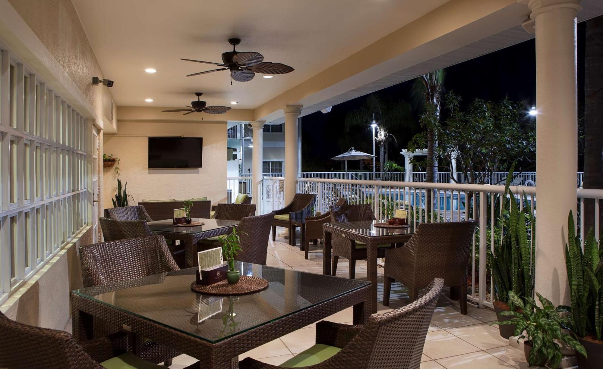 Doubletree Suites By Hilton Naples Naples Park Eksteriør billede