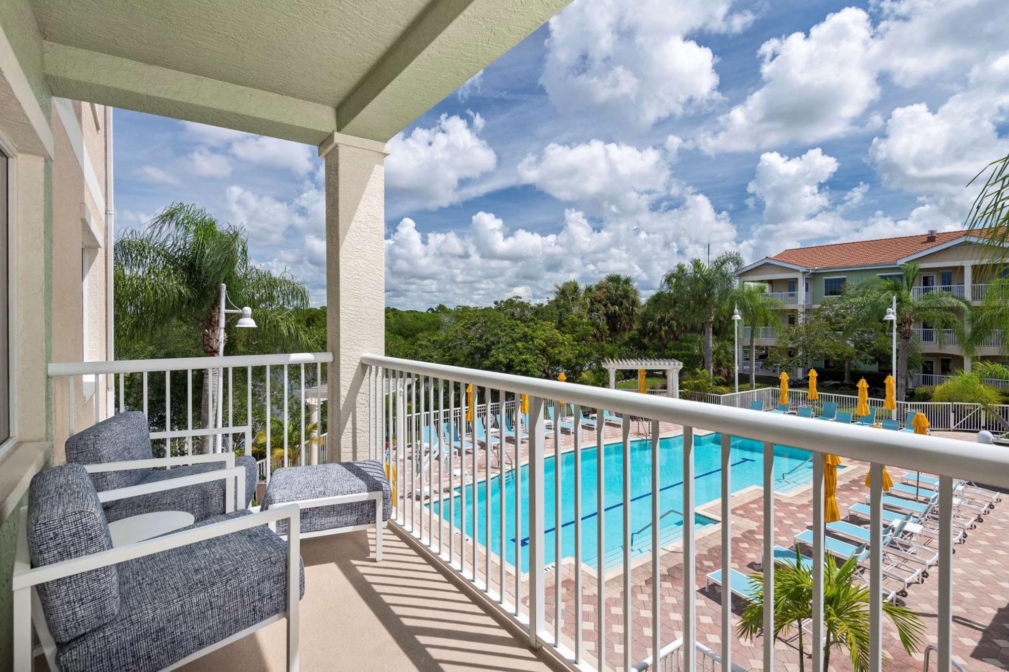 Doubletree Suites By Hilton Naples Naples Park Eksteriør billede