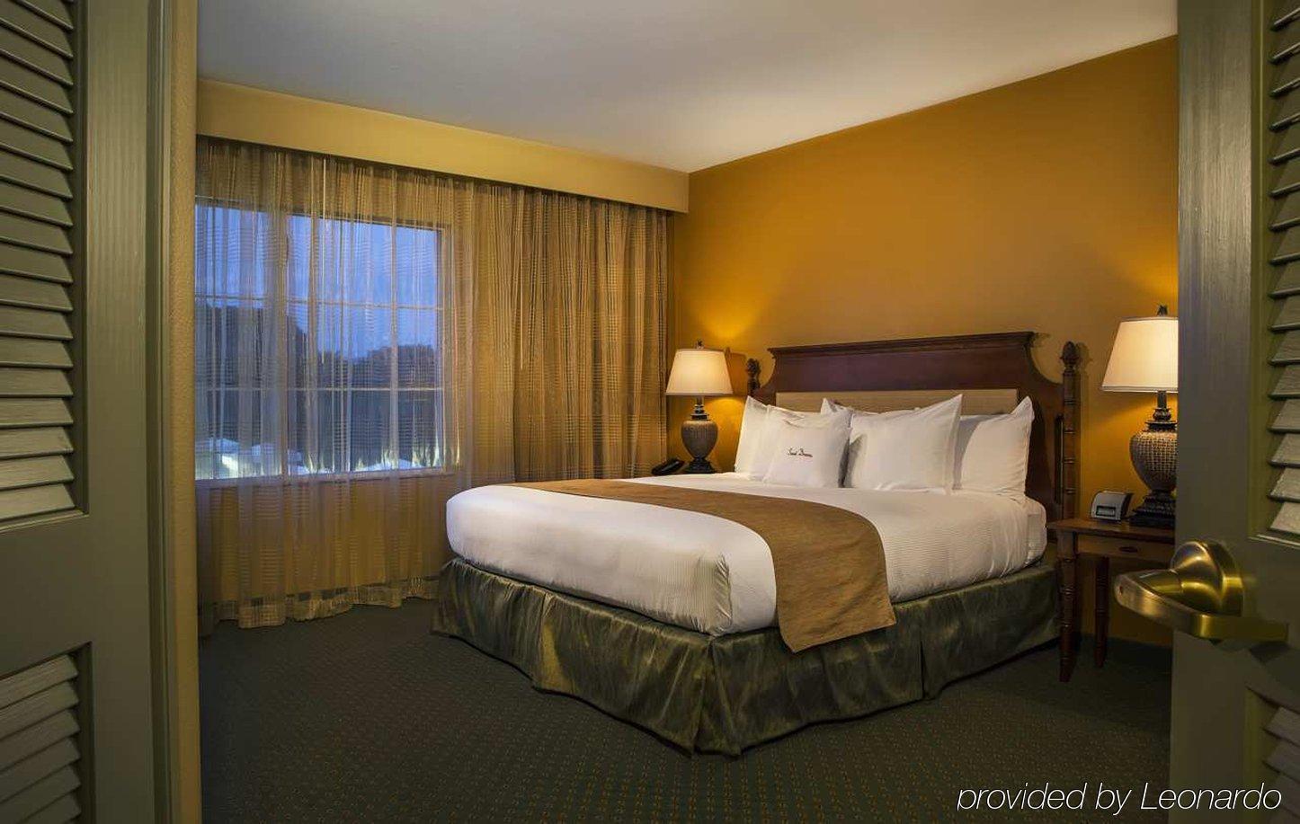 Doubletree Suites By Hilton Naples Naples Park Eksteriør billede